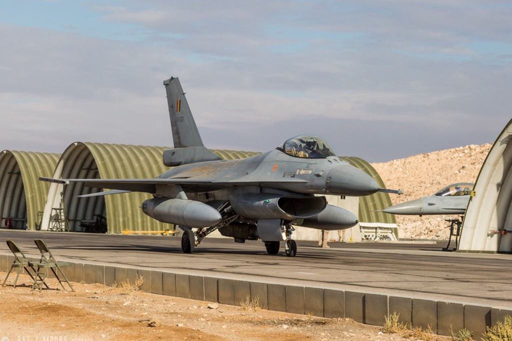 BAF_F-16_Desert_Falcon1