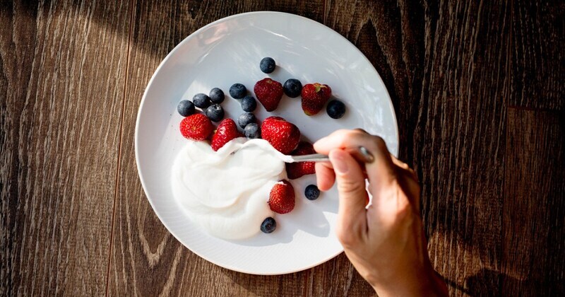 fruit-berries-yogurt-1296x728-header (1)