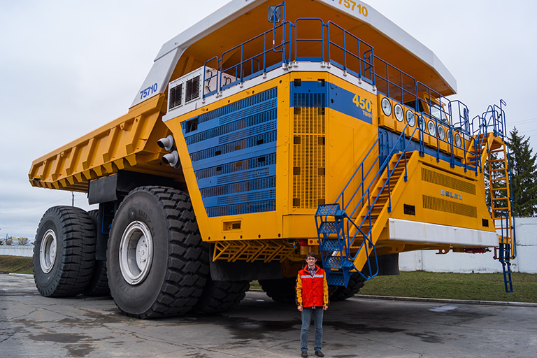 worldsteel-Belaz-Dump-Truck-Size-HR